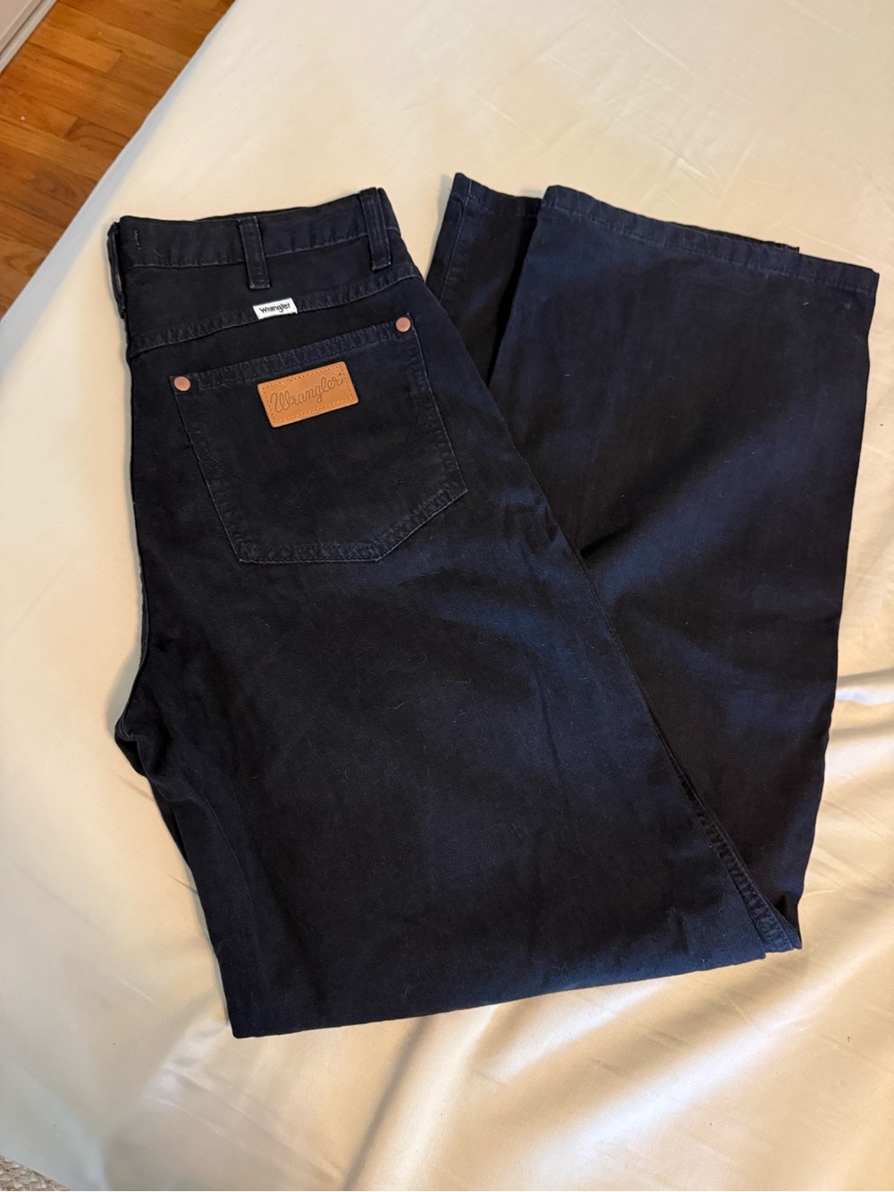 Wrangler women’s Black Relaxed wide legged Pants